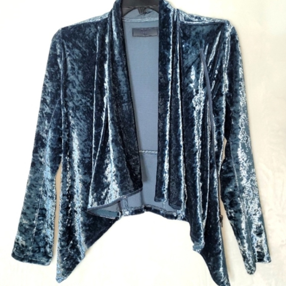 BLANKNYC Size NEW Blue Crushed Velvet Jacket.